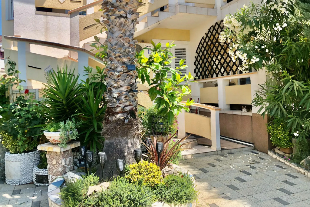 Pool Apartment Tierra 1
