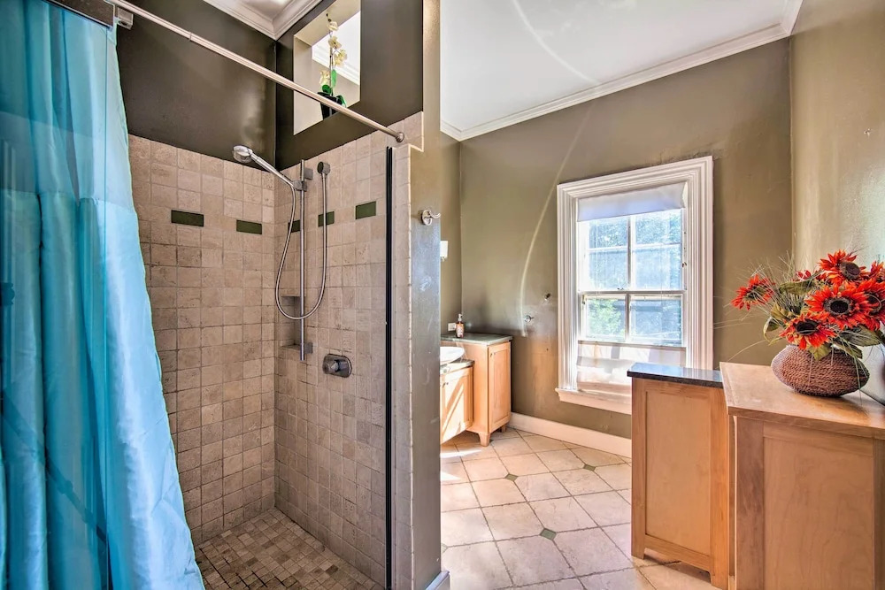 1 Mi to Dtwn: Historic Harrisburg Home