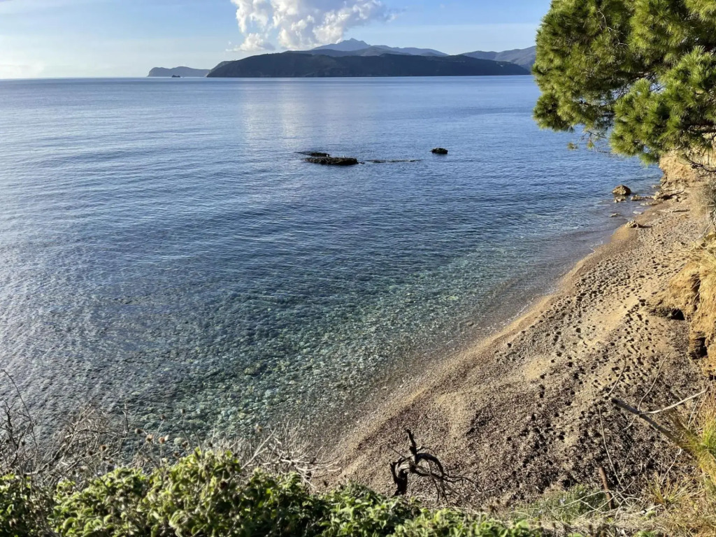 Terraced houses in a quiet seafront area with panoramic views.-Colibrì 1