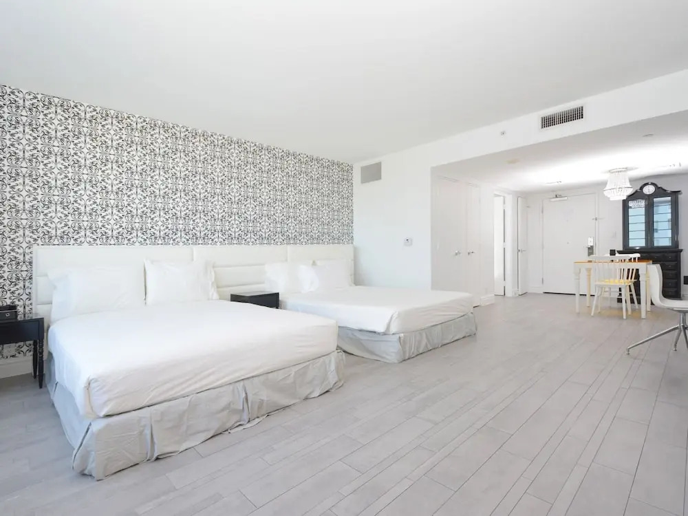South Beach Studio in a 5 Hotel #1003