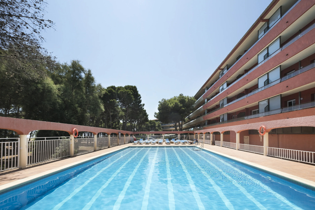 Apartamentos Sallés Beach
