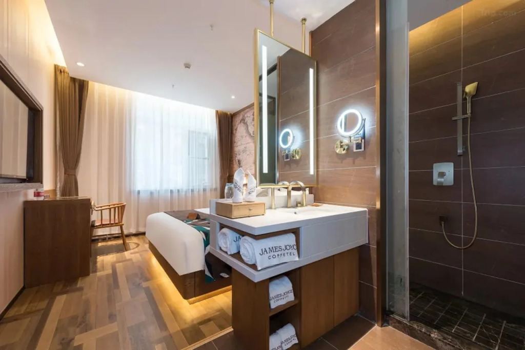James Joyce Coffetel Hotel (Beijing International Trade Sihuidong Subway Station Branch)