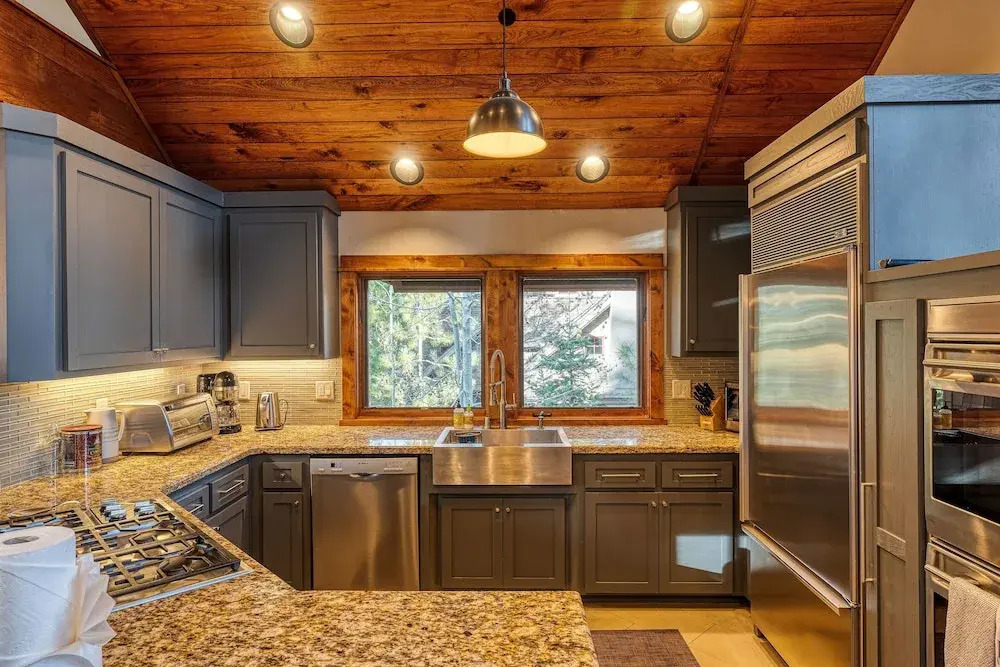 New Listing! New-build Luxury W/ Hot Tub 4 Bedroom Home