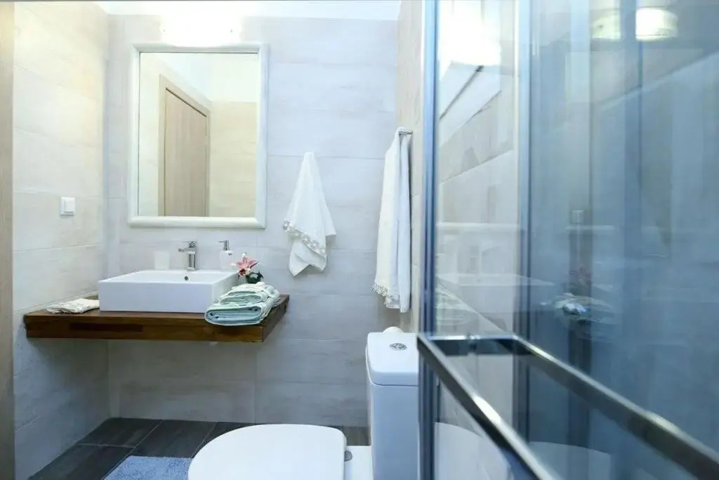 Villa Melias, luxurious villa with superb view of the islands, 400m from the sea