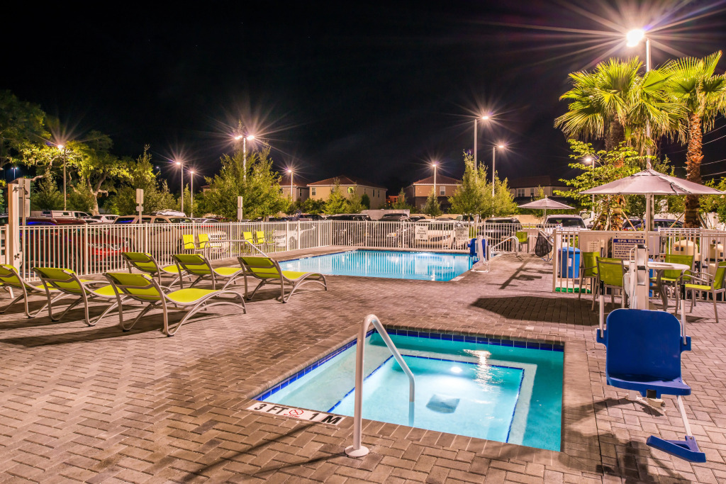 Holiday Inn Express & Suites - St. Petersburg - Madeira Beach by IHG