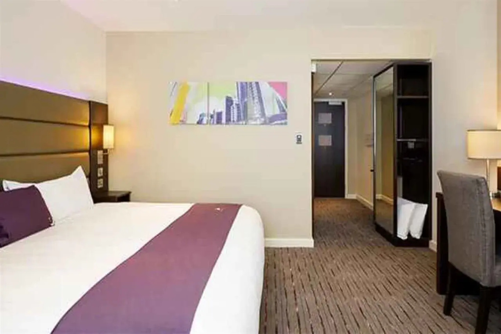 Premier Inn London Southwark - Southwark Station