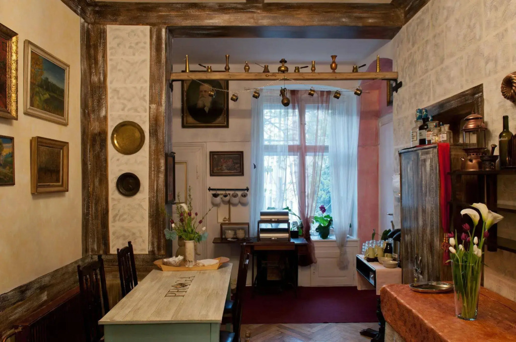 Old Time Hotel