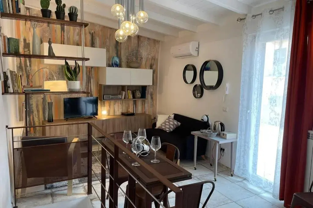 DOMUS TUSCIA APARTMENTS Via Estrema 2