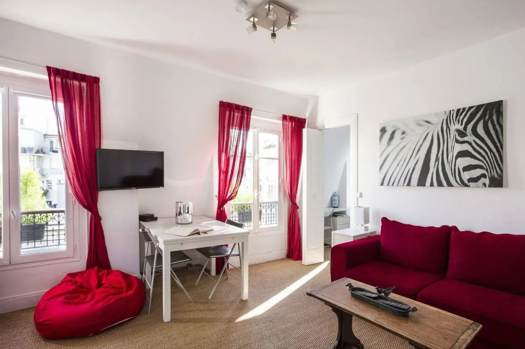 Designer Stay - Eiffel Tower