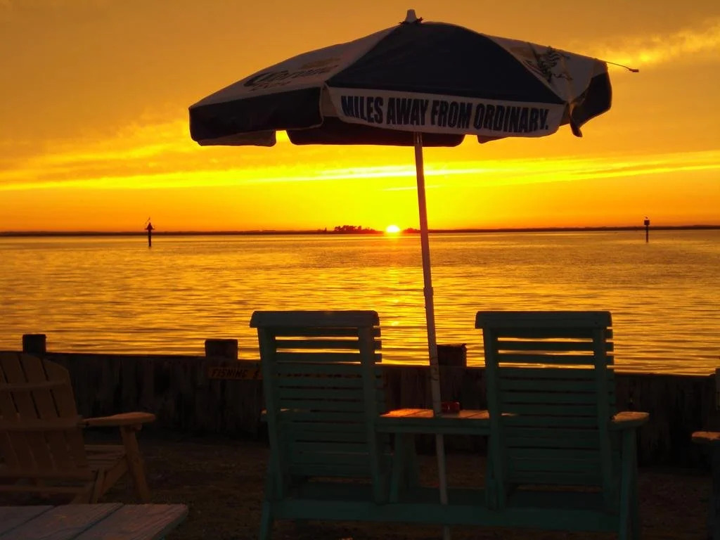 Lowes Wharf Marina Inn