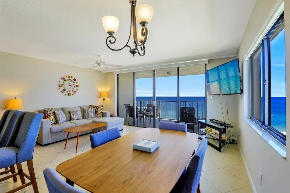 Inviting Beachfront Condo With Pool, spa and Views