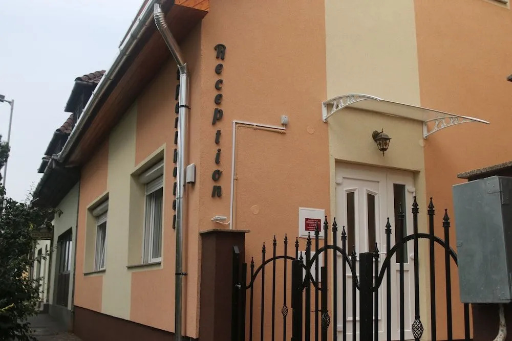 Orient Apartmanház
