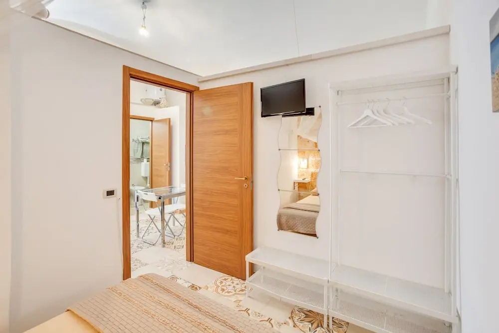 Tiny House 21 Bright Aparment