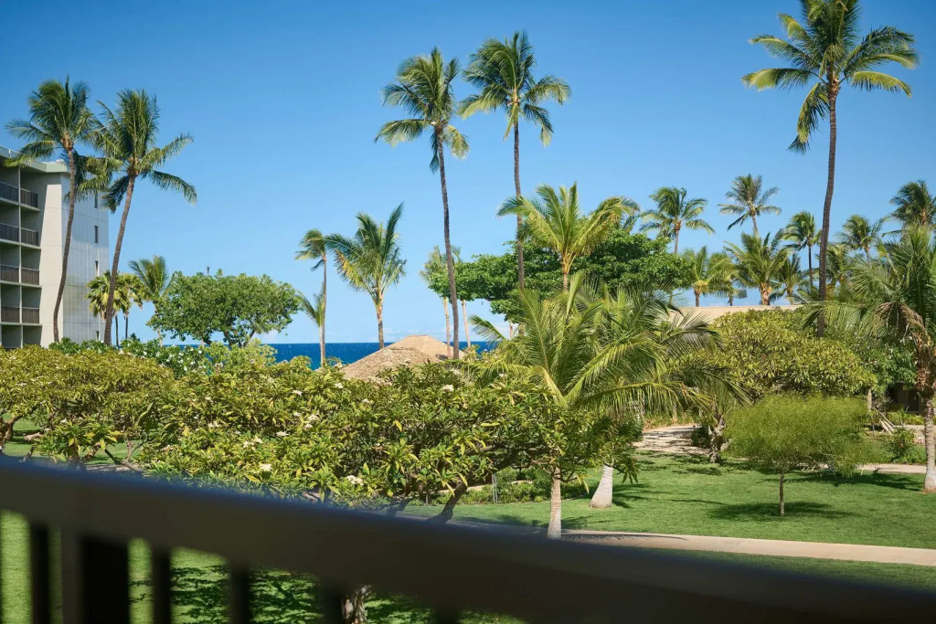 OUTRIGGER Kāʻanapali Beach Resort