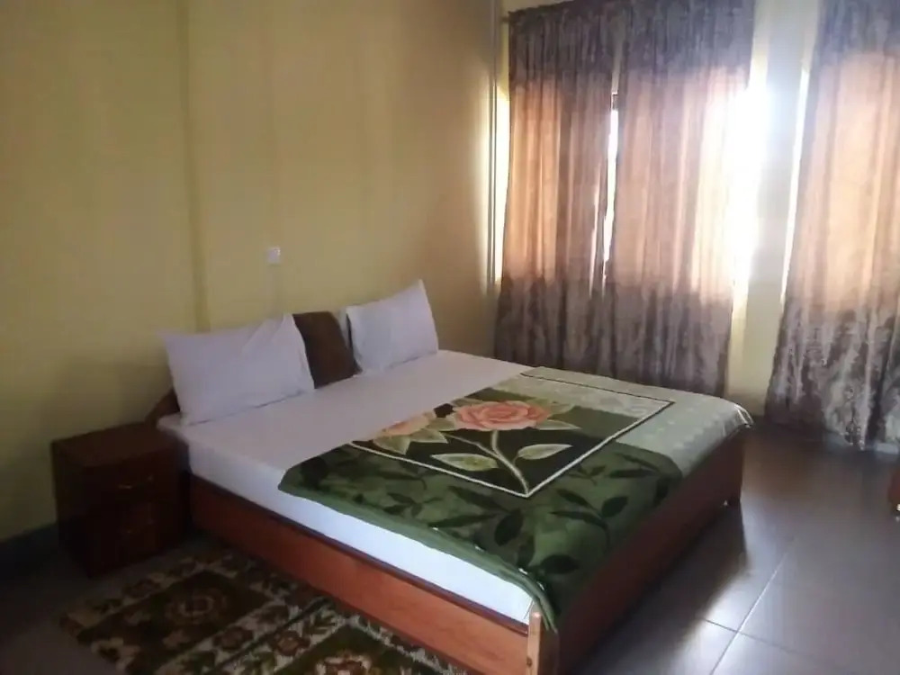 Green Glass Guest House