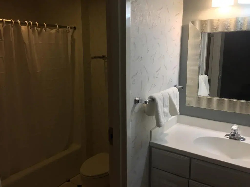 Hyannis Inn
