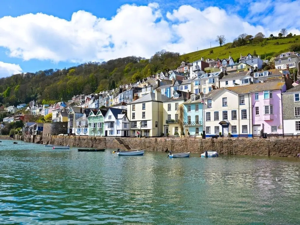 Apartment in 19th-century Building With Communal Garden in Dartmouth