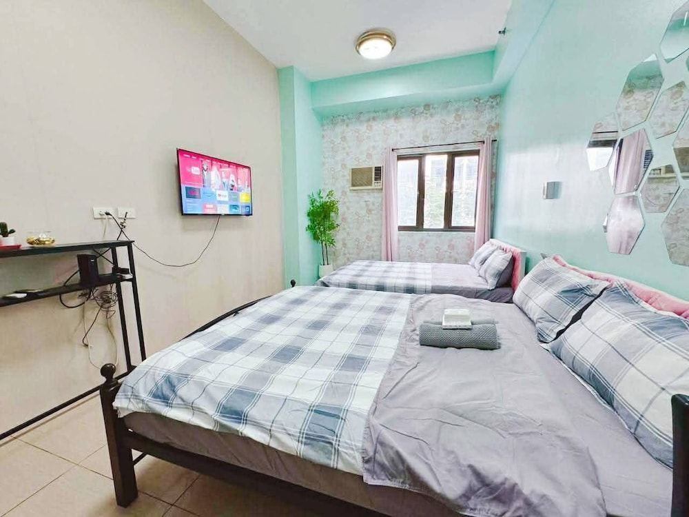 Budget Staycation MOA WiFi Smart TV