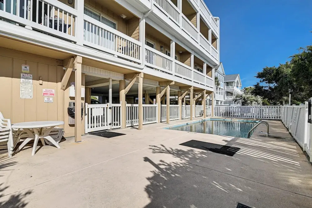 Steps to Pool & Beach: Coastal Carolina Condo!