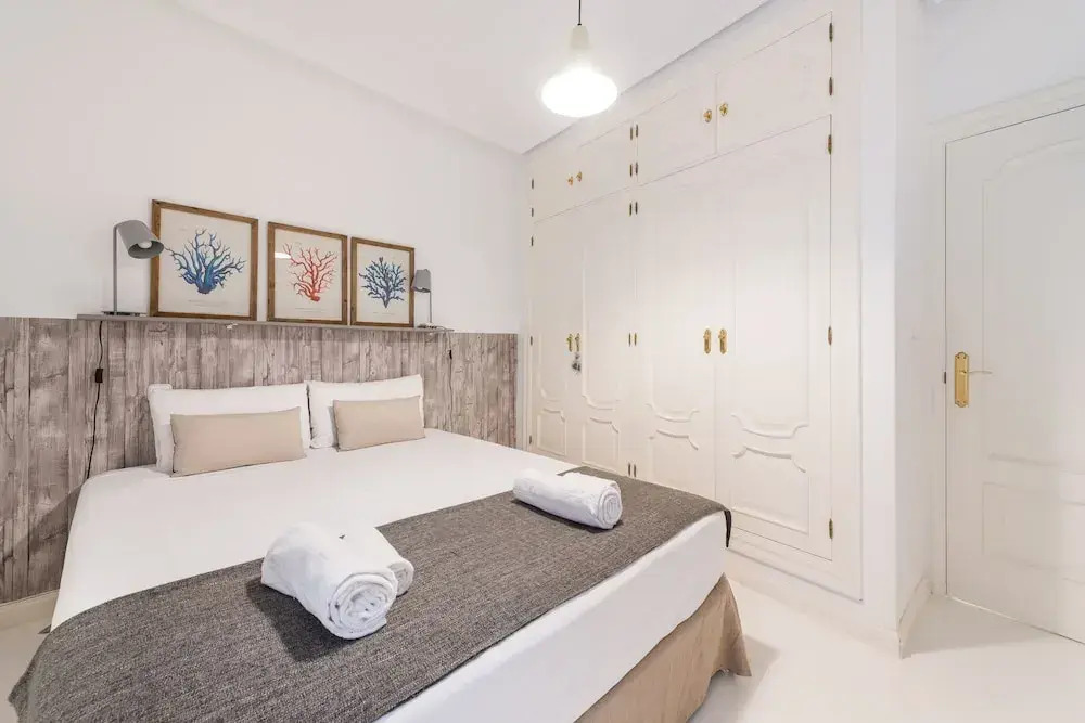3 Bd Apartment Perfect Location in Plaza de Chueca