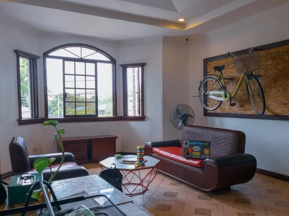 Spinning Cat Hostel - Adults Only