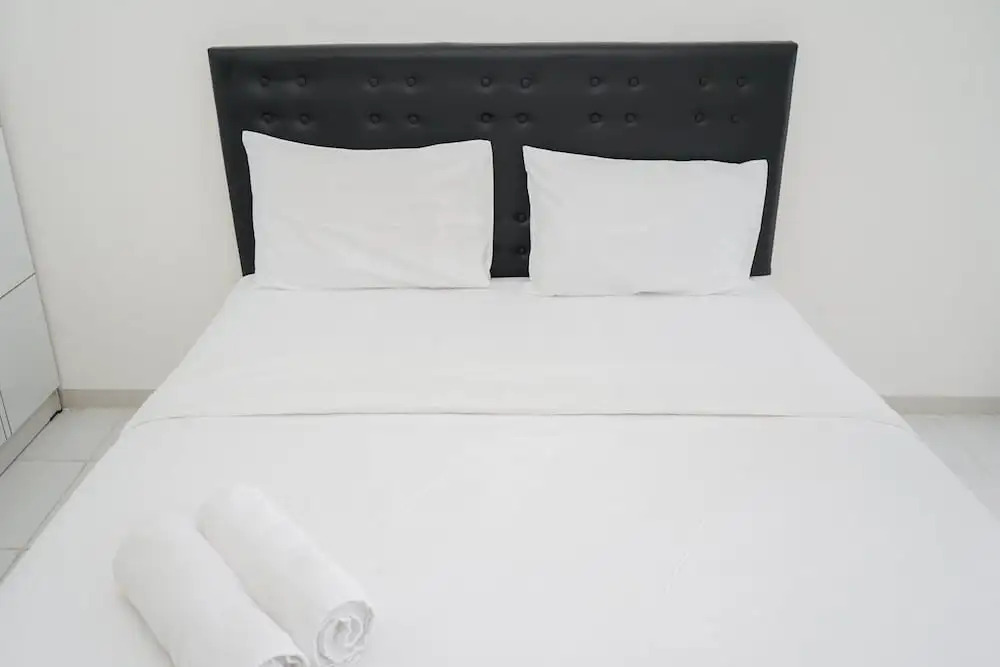 Great Deal Studio Room At Serpong Greenview Apartment