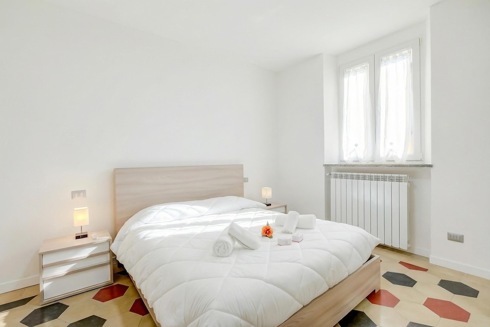 Patty New Apartment in Laveno Center