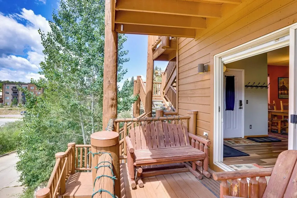 Cozy Condo w/ Views, 3 Mi to Winter Park Resort!