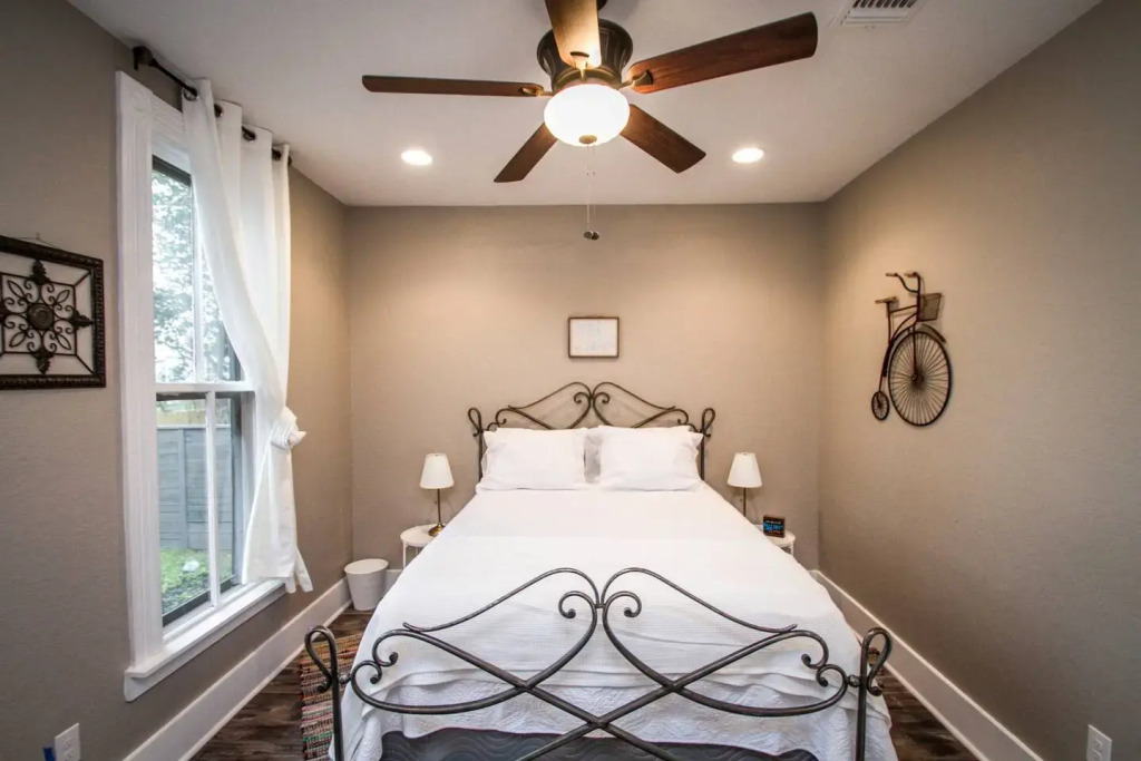 Restored Historic 2br/1.5ba House Near Downtown
