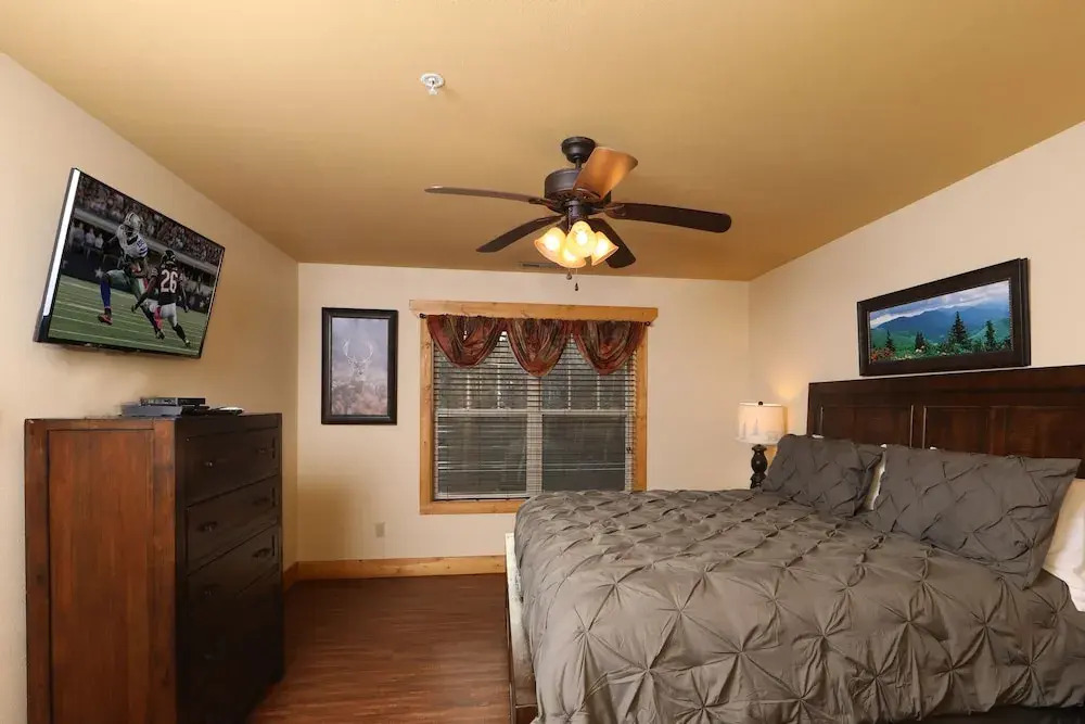 Aqua Paradise - Six Bedroom Chalet