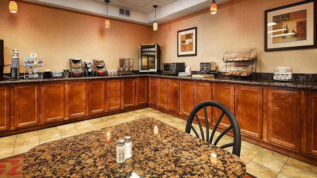 Best Western Plus Midwest City Inn & Suites