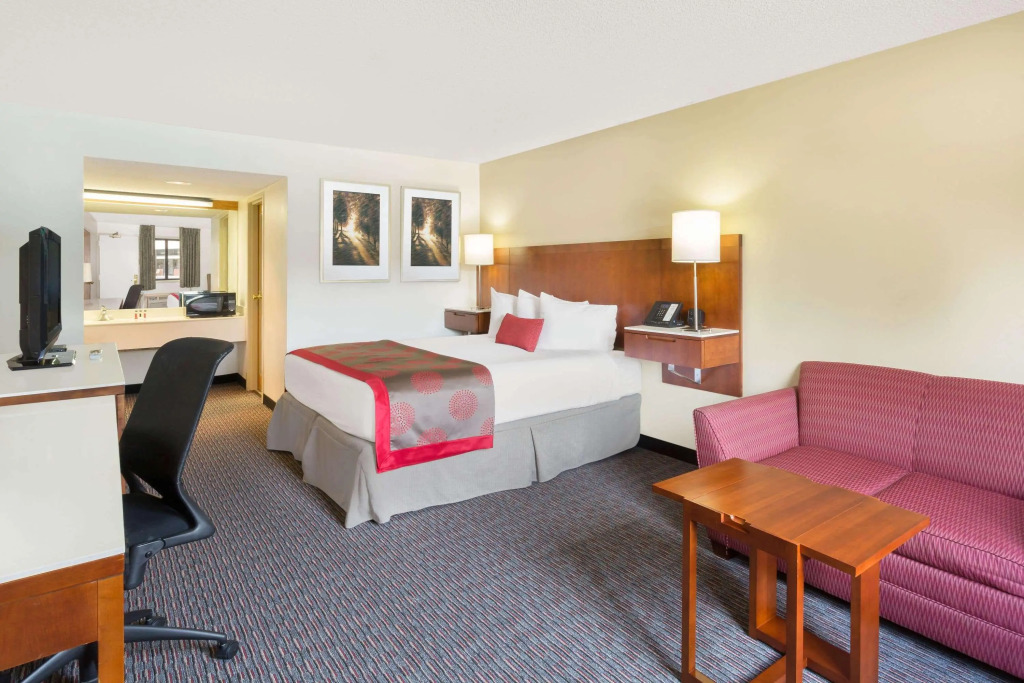 Crystal Inn Hotel & Suites