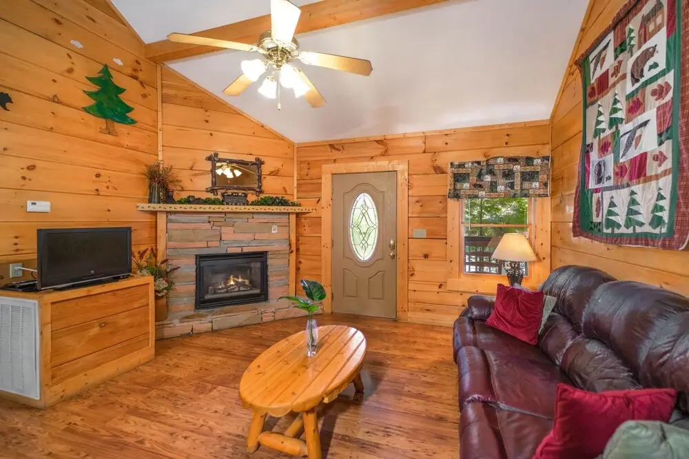 ER307- Eagles View- Great location- Close to town cabin