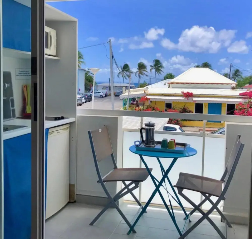Studio in Saint-françois, With Wonderful sea View, Balcony and Wifi