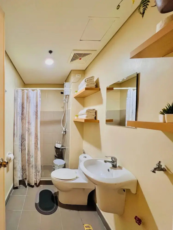 Hubomoto Avida Suites