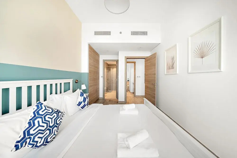 Studio One - 1412 1BD