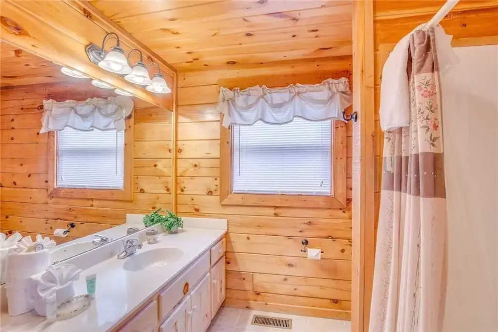 Dream Catcher II 1 Bedroom Home with Hot Tub