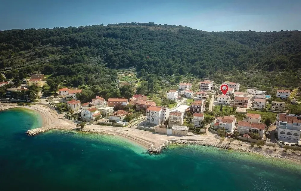 Nice Home in Slatine With Wifi and 5 Bedrooms