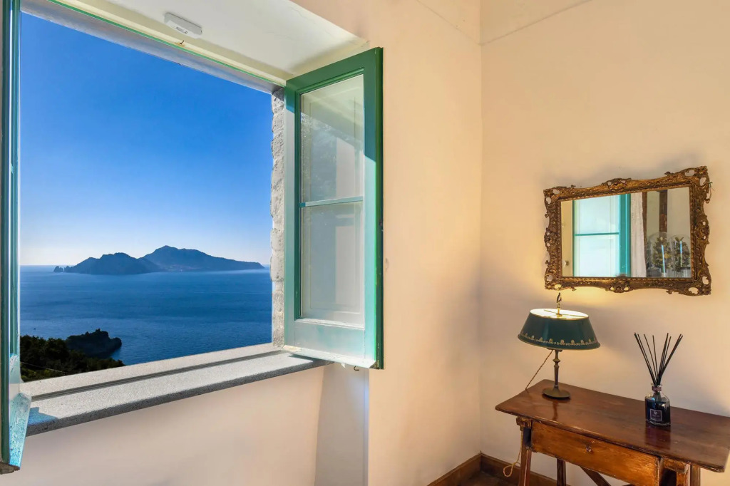 Ottavia Ancient Italian Villa Overlooking Capri
