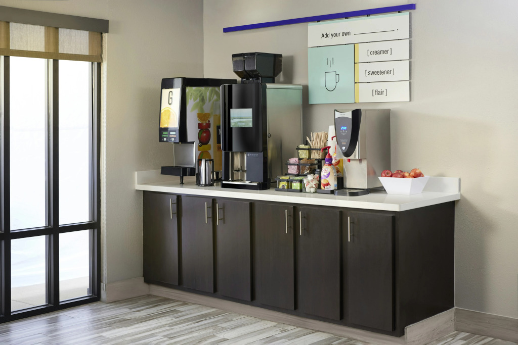 Отель Garner Albuquerque Airport by IHG