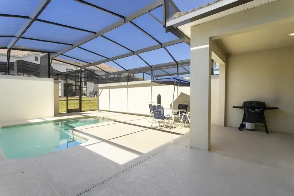 Luxurious 4 Bedroom w Screened Pool Close to Disney 1568