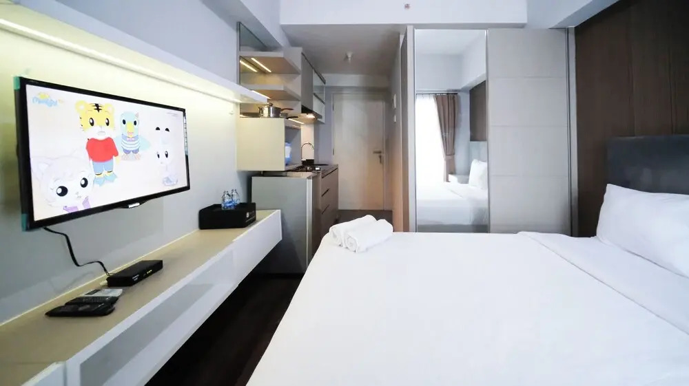 Homey and Simple Studio at Tanglin Supermall Mansion Apartment