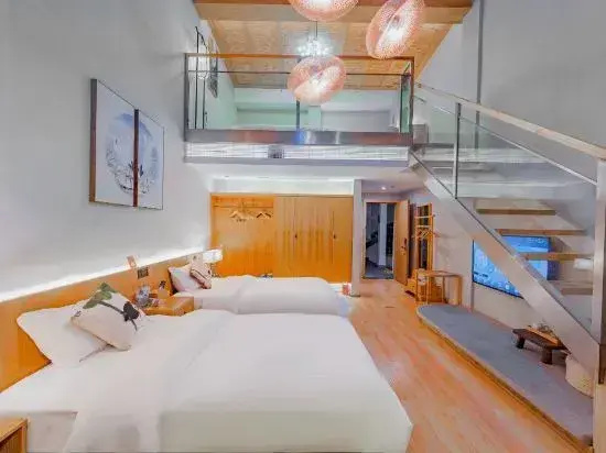 Fenghuang Yunqiao Free River View Boutique Homestay (Fenghuang Ancient City Yunqiao Branch)