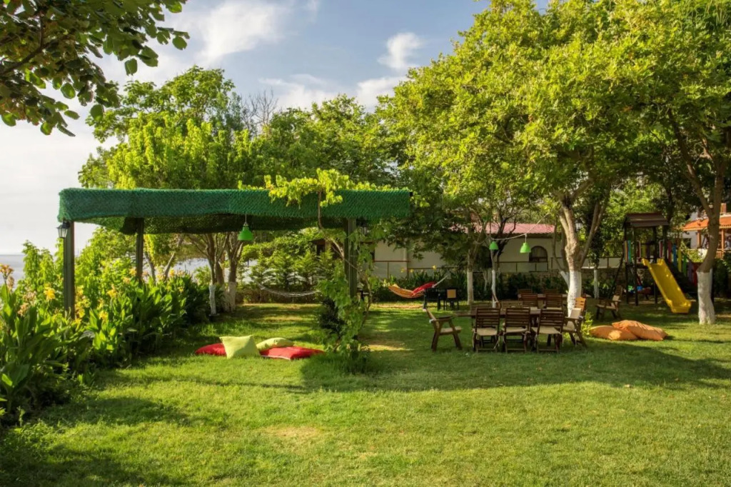 Troas Beach Hotel