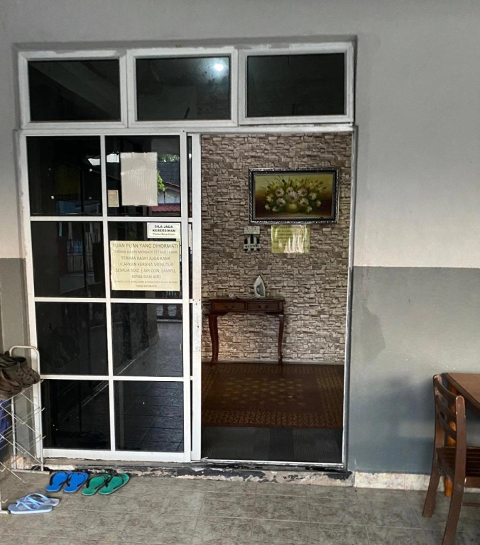 Roomstay Kuala Nerus Gated Parking - 6m to Beach & 15m to Drawbridge