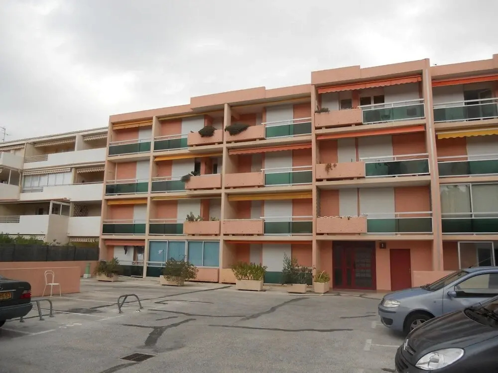 Studio in Bormes-les-mimosas, With Furnished Balcony and Wifi - 2 km F