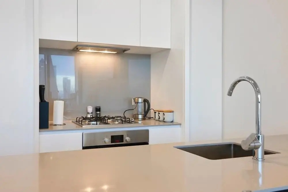 Panoramic Melbourne Views from Stylish Apartment
