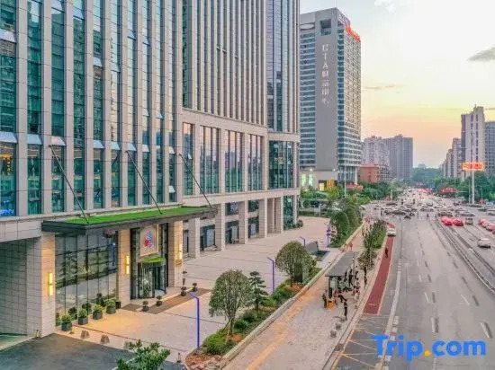 Yannian Wenyuan Hotel