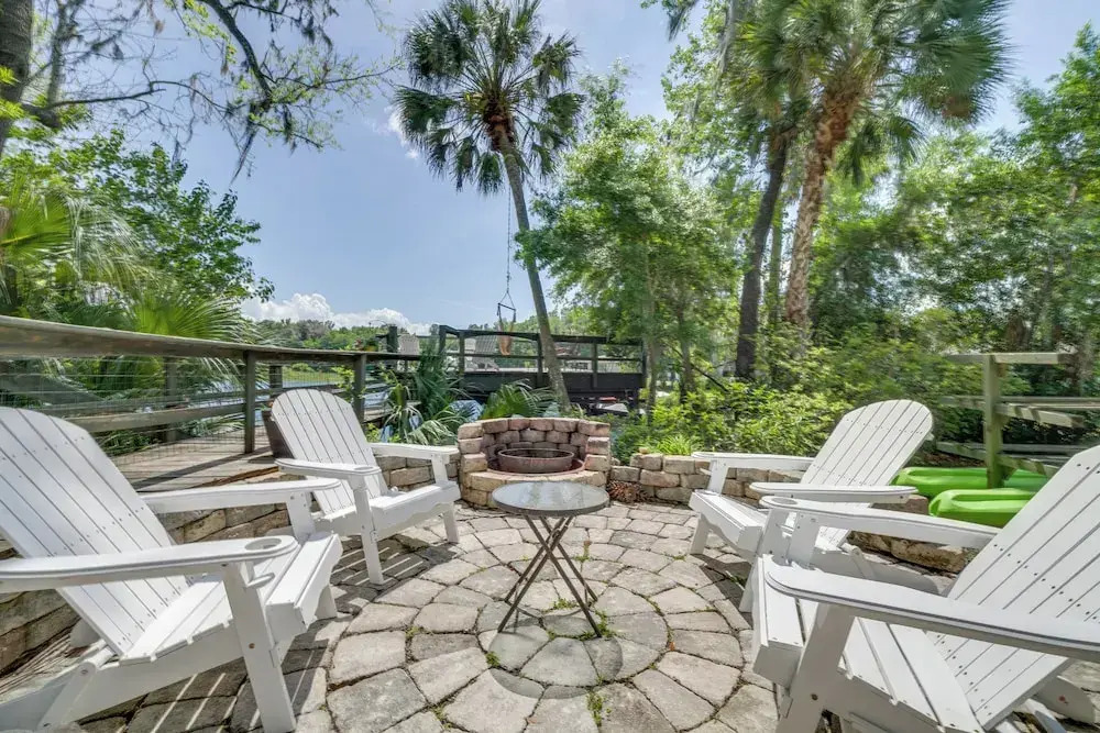 Dock & Kayaks: Riverfront Dunnellon Home!