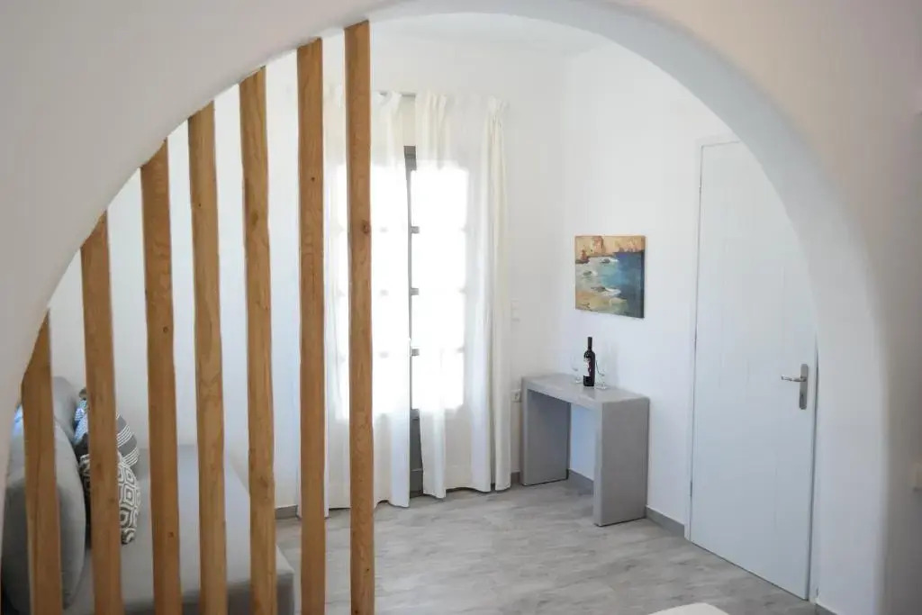 Enosis Apartments - Alia Beach House